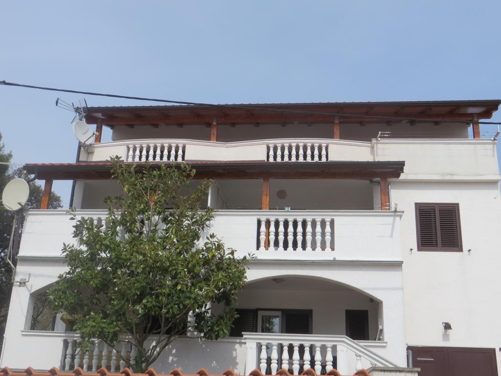 Apartments Gloria Biograd Na Moru Luaran gambar