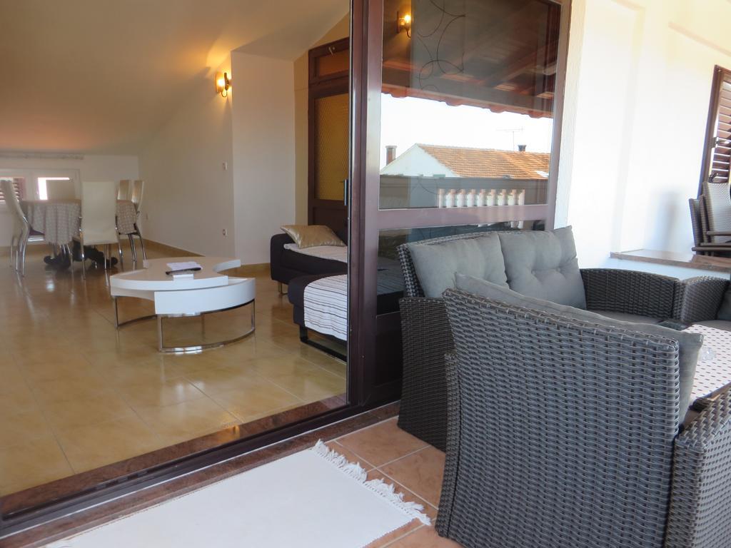 Apartments Gloria Biograd Na Moru Luaran gambar